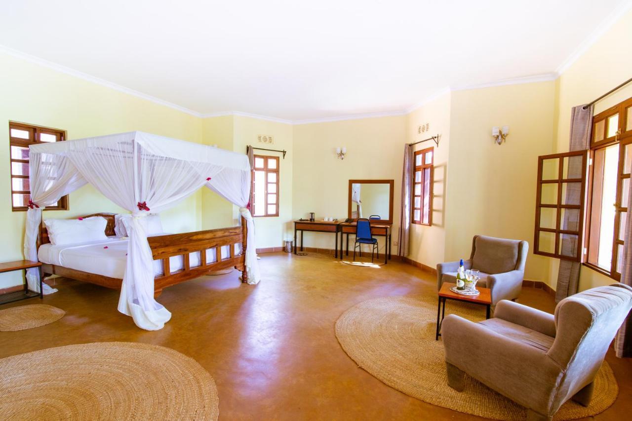 Eileen'S Trees Inn Карату Экстерьер фото